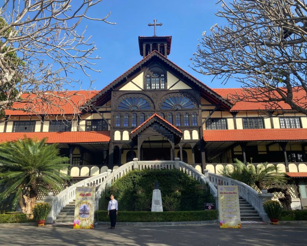 Top các địa điểm du lịch Kon Tum nổi tiếng nhất