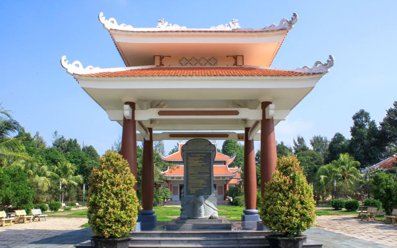 Khu lăng mộ Nguyễn Thị Định