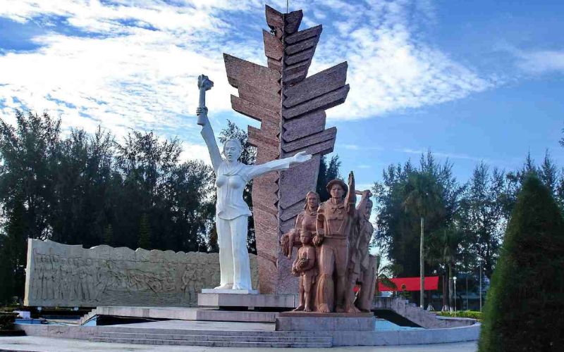 Làng du kích Đồng Khởi là câu trả lời cho thắc mắc Bến Tre có địa điểm du lịch nào?