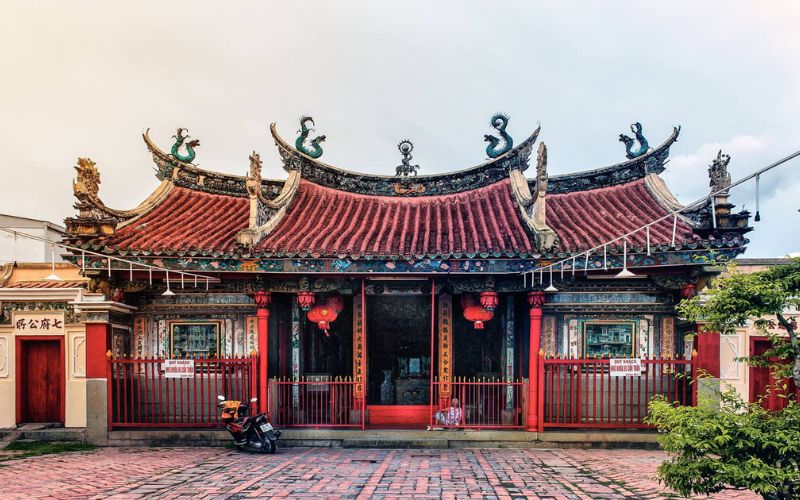 Trải nghiệm địa điểm du lịch tại Cần Thơ - Chùa Ông