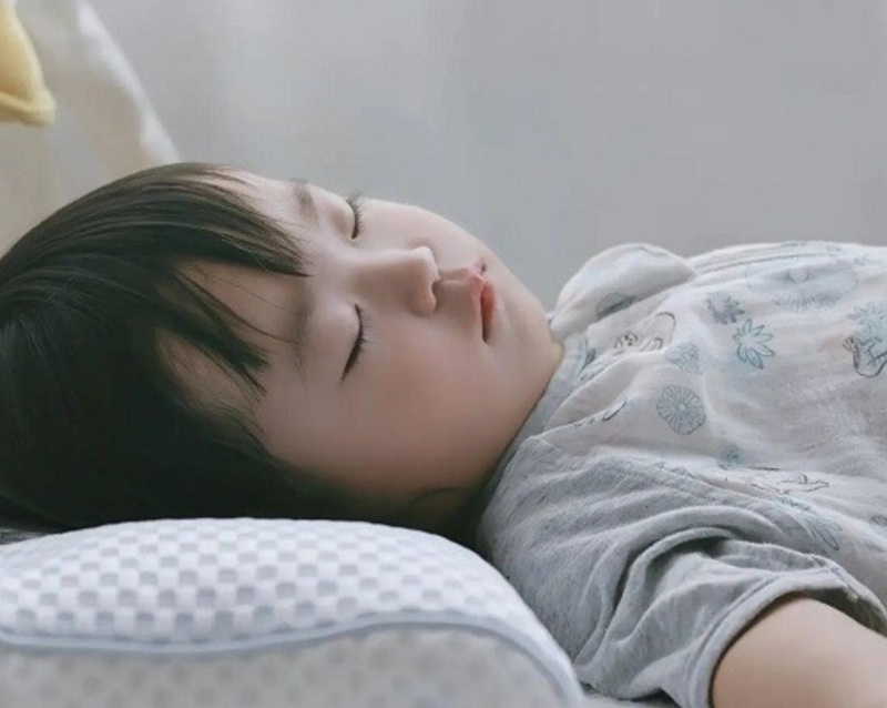 Không gian ngủ cần đảm bảo sự yên tĩnh và nhiệt độ vừa phải để trẻ có giấc ngủ chất lượng