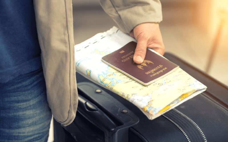 Bạn cần chuẩn bị đầy đủ giấy tờ khi xuất hành