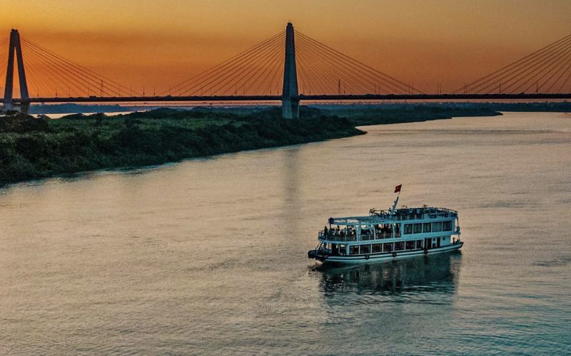 Tháng 9 đến tháng 4 năm sau là thời điểm thích hợp để trải nghiệm du lịch sông Hồng