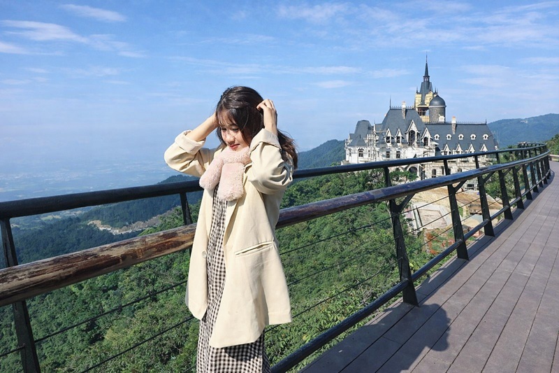 Nhiệt độ tại Tam Đảo giảm sâu về đêm nên du khách hãy mang theo áo khoác dày