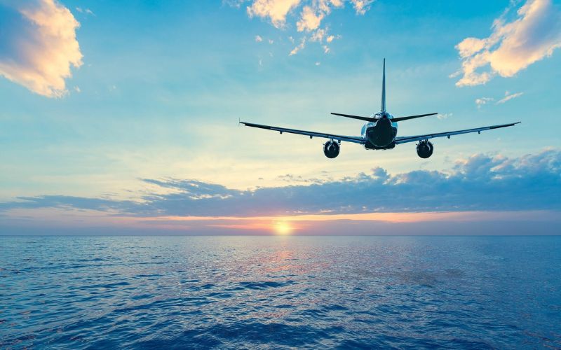 Máy bay là phương án nhanh và phổ biến khi đi du lịch Phú Quốc