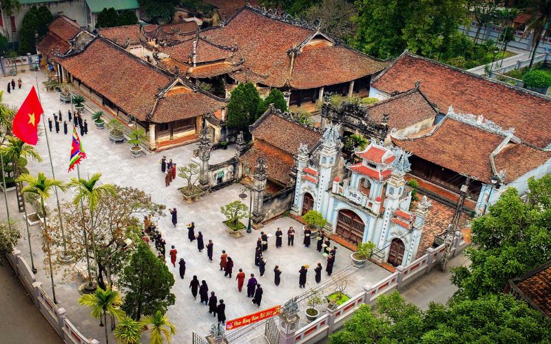 Đình cổ Hùng Lô