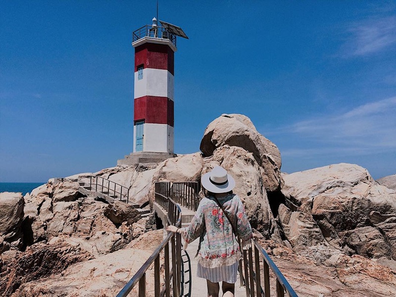 Những tháng hè là thời điểm Phú Yên đón lượng khách du lịch đông đảo nhất