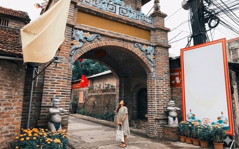 Làng gốm Bát Tràng (Gia Lâm)