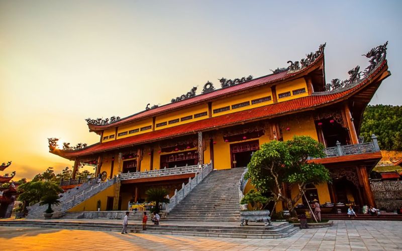 Chùa Ba Vàng