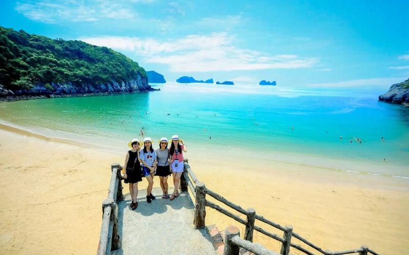 Các địa điểm du lịch biển gần Hà Nội không thể bỏ qua Đảo Cát Bà