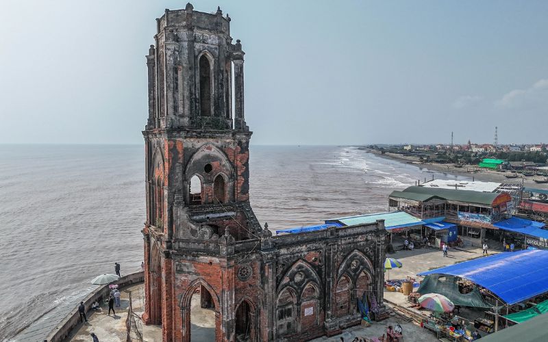 Nhà thờ đổ Hải Lý