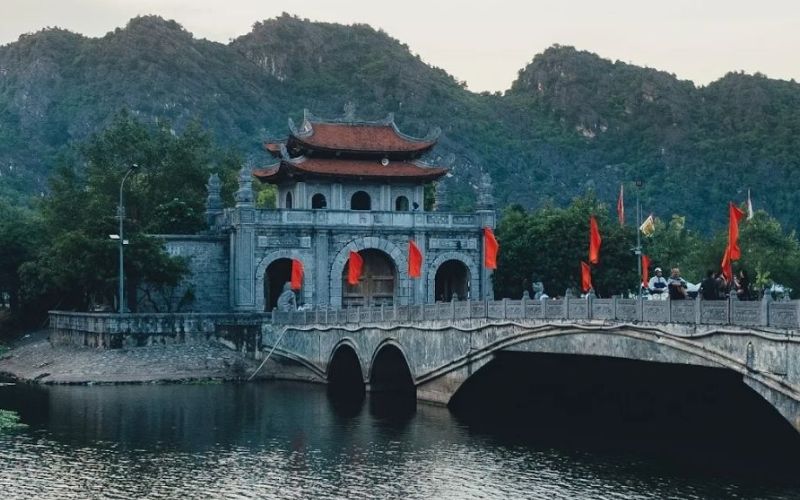 Cố đô Hoa Lư