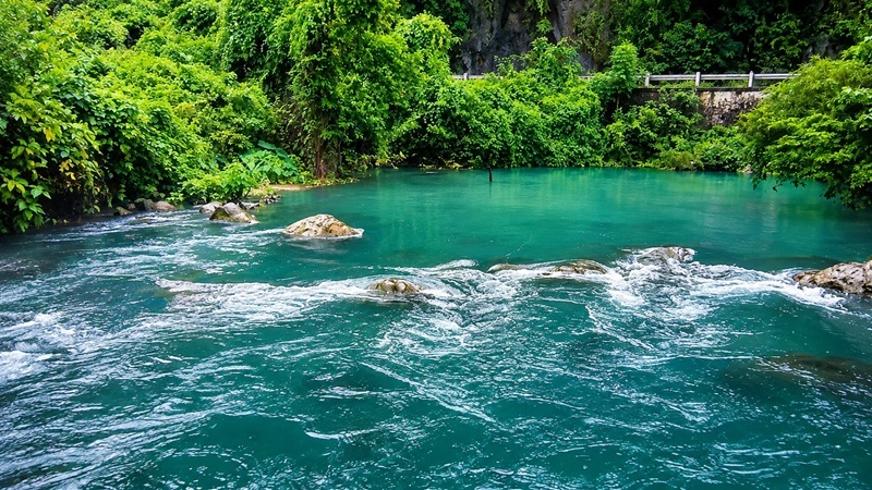 Khu suối khoáng nóng Kênh Gà