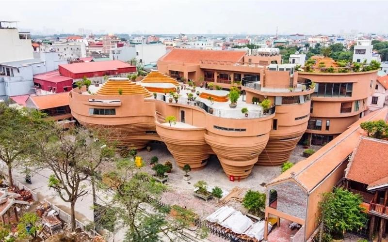 Địa điểm đi chơi gần Hà Nội bằng xe máy trong ngày nên đến Làng gốm Bát Tràng 