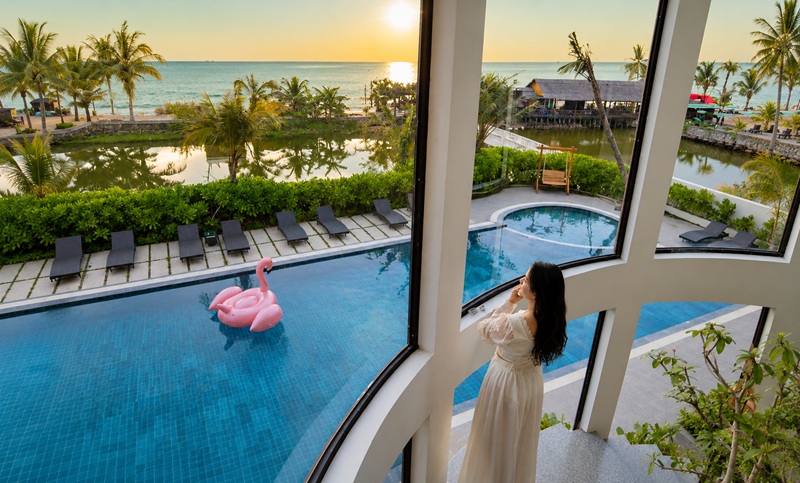 Bạn hãy đặt phòng khách sạn hoặc resort trước thời điểm khởi hành từ 1 đến 2 tháng